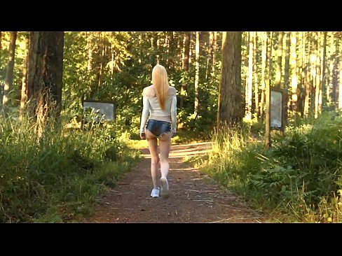 ❤️ Schéin Fra beweegt sech lues, net plakeg Video ☑ Fuckvideo bei eis ️❤