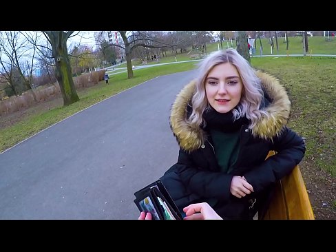 ❤️ Drénkt e Frieme säi waarme Spuer fir Suen - Blowjob am Park vum Eva Elfie ☑ Fuckvideo bei eis ️❤